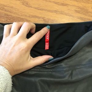 NWOT SPANX grey skinny leggings, size small